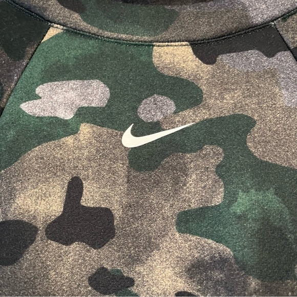 Nike | Camo Sweatshirt - Picture 4 of 13